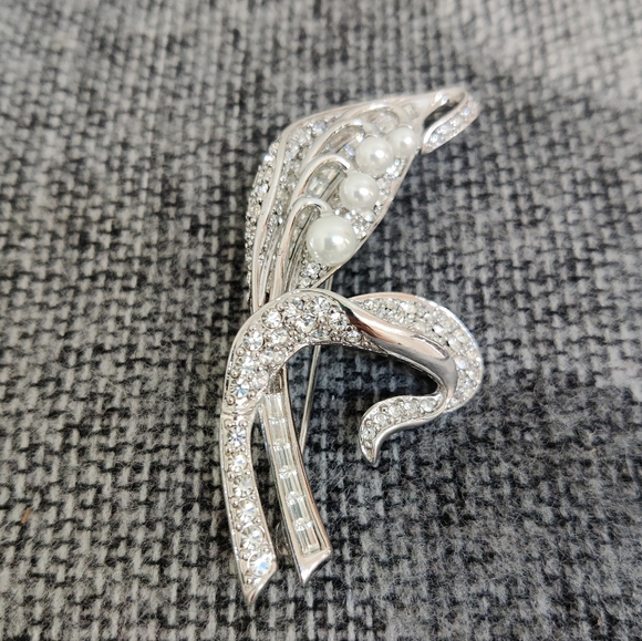 Nolan Miller Brooch - Picture 3 of 8